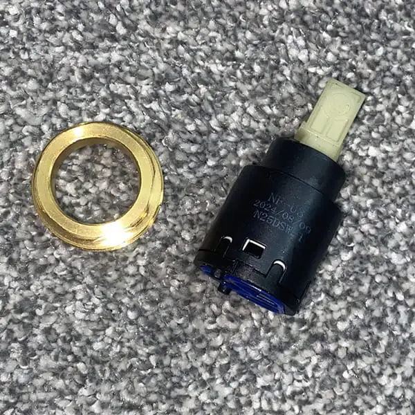 Teka-glowica-ceramiczna-do-baterii-R802725-IC915-IC939.jpg