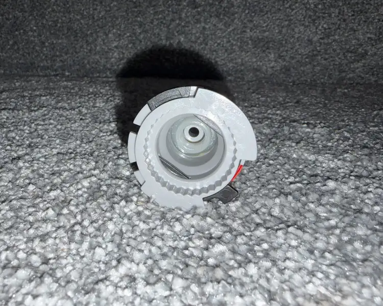 Ideal-Standard-Regulator-temperatury-nakładka-na-glowice.jpg