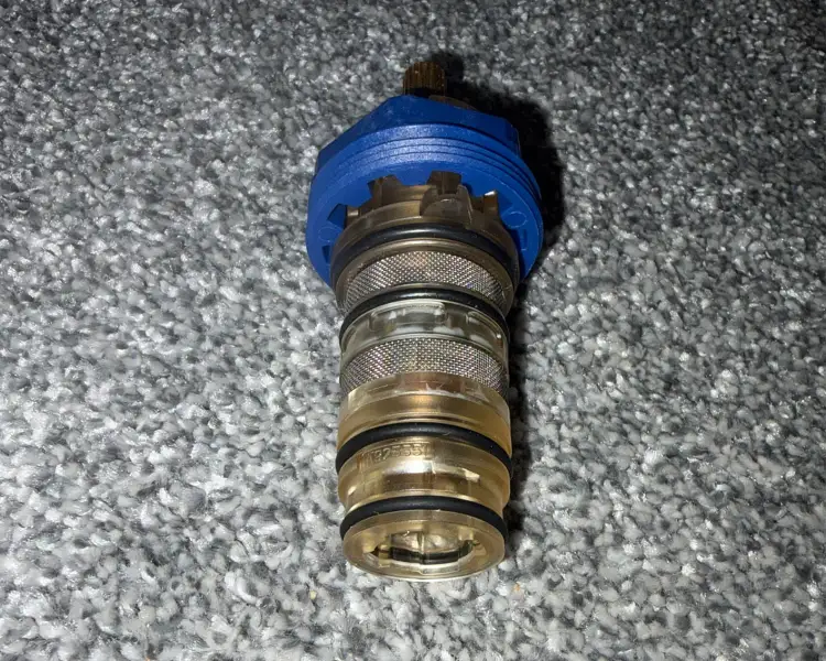 Ideal Standard Głowica termostatyczna 3.jpg